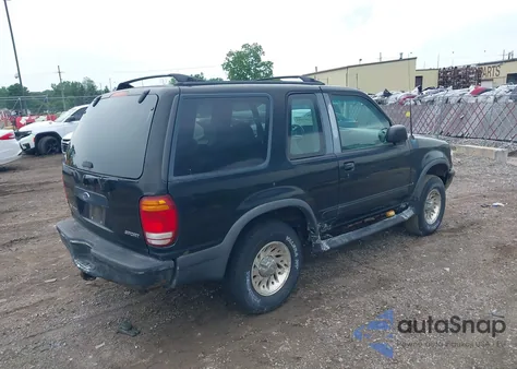 1998 Ford Explorer Sport from USA, damaged, VIN 1FMYU22X6WUB65948
